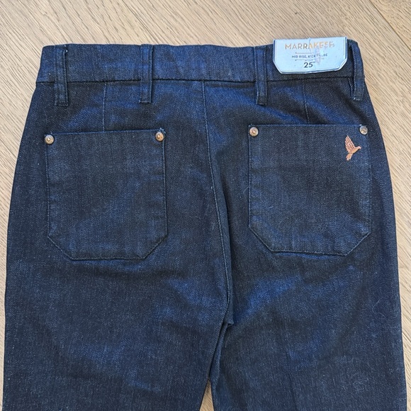 NWT Marrakesh Mid Rise Kick Flare Jean in size 25 - Picture 7 of 9